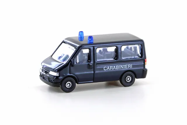 hobbytrain-fiat-ducato-ii-bus-carabinieri-spur-n image 1