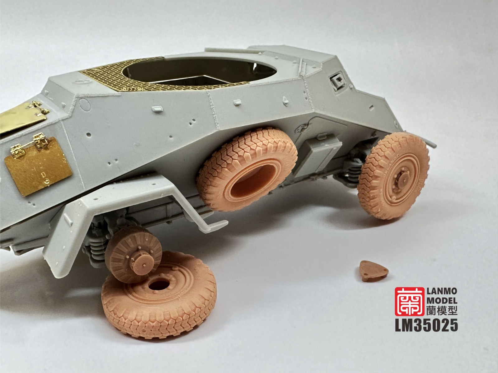 lanmo-lm35025-sd-kfz-221-222-off-road-r-der-1-35-set image 3