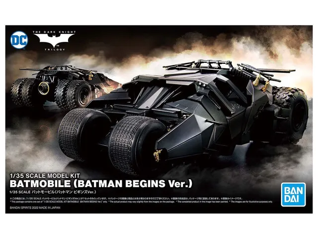 bandai-batmobile-batman-begins-ver-modellbausatz-1-35-dc image 1