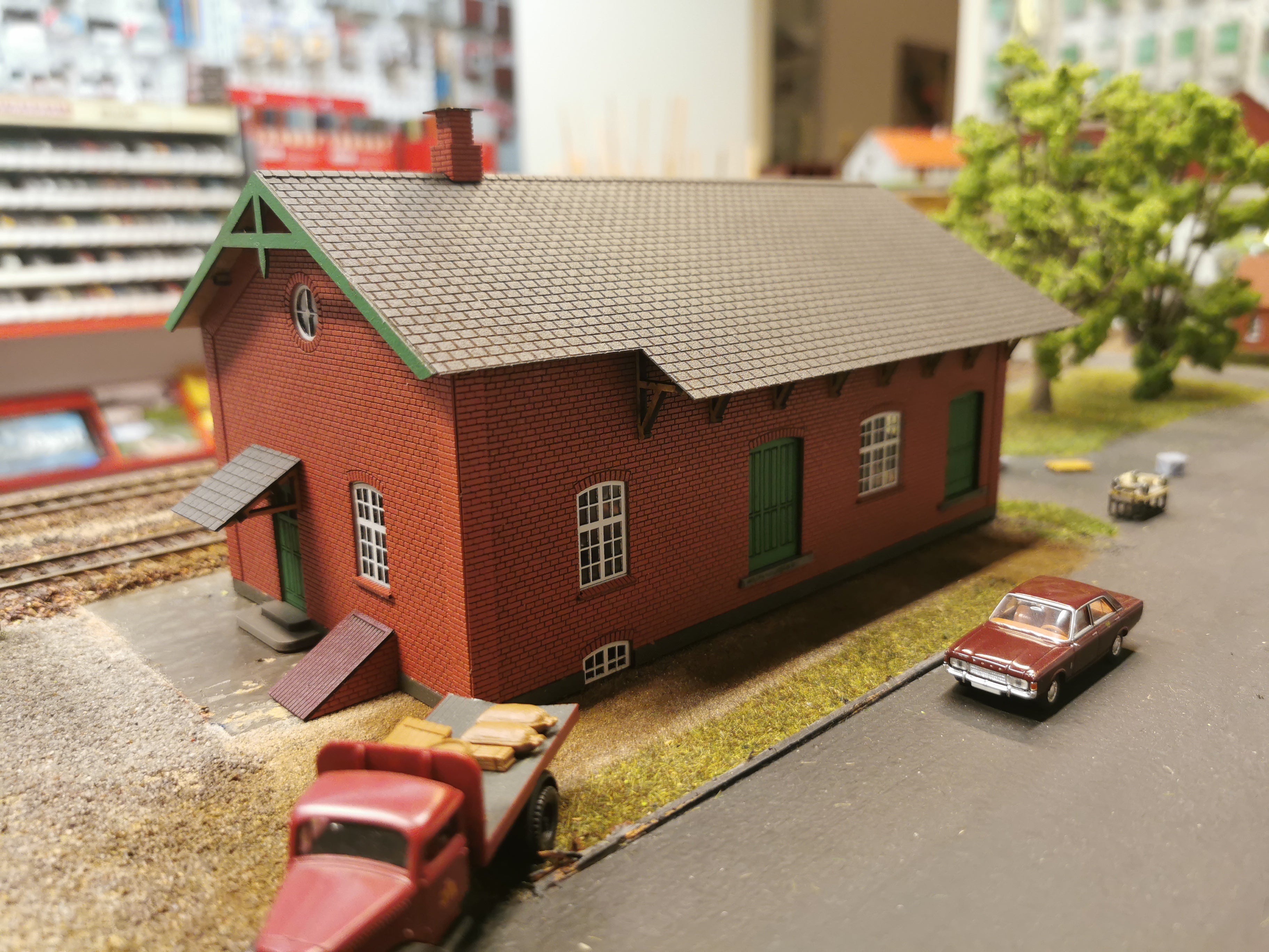 hobbytrade-ved-banen-ht-87245-modellhaus-dsb-packhaus-rote-steine image 5