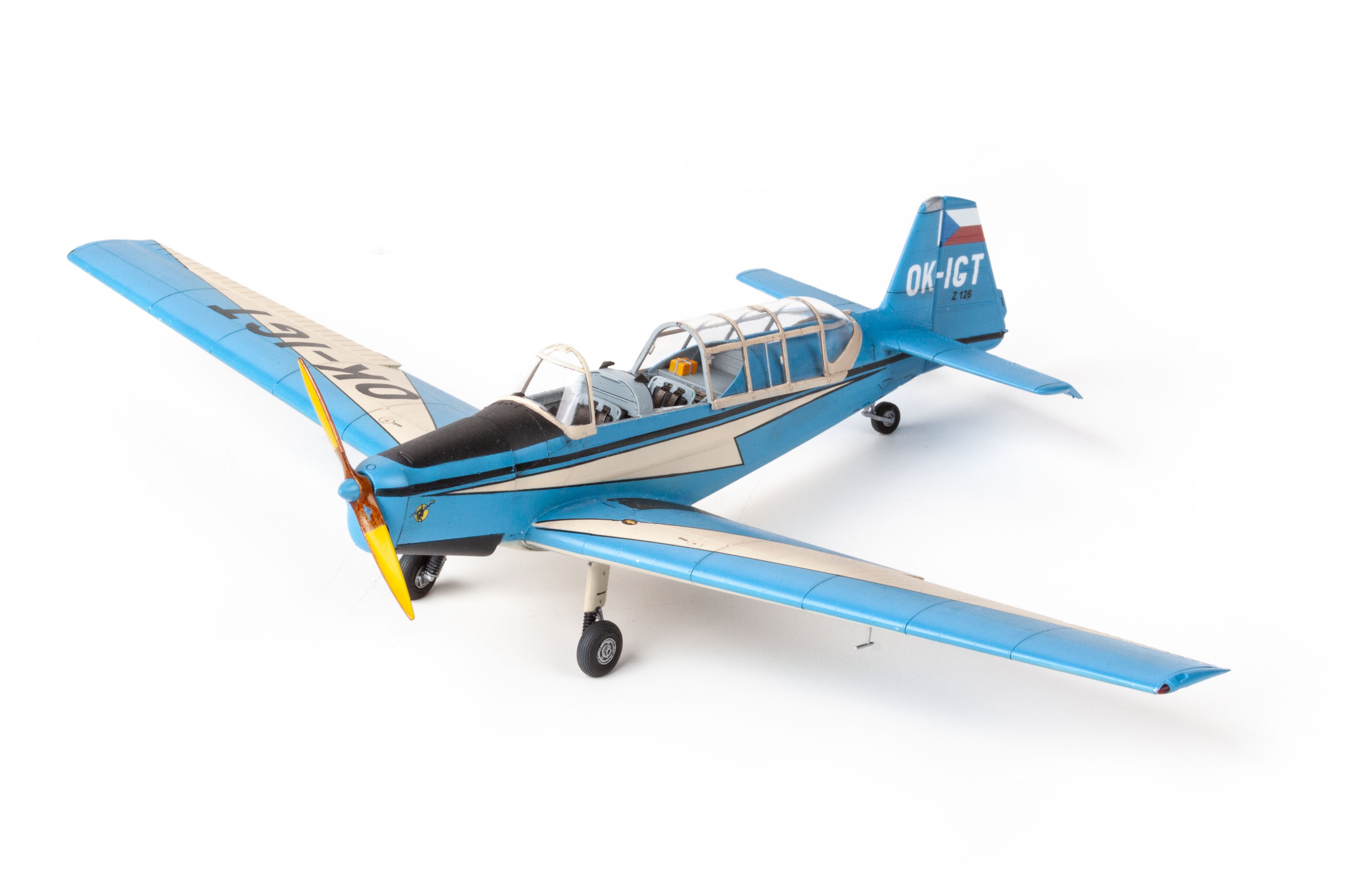 eduard-82181-z-126-tren-r-profipack-1-48-flugzeug image 4