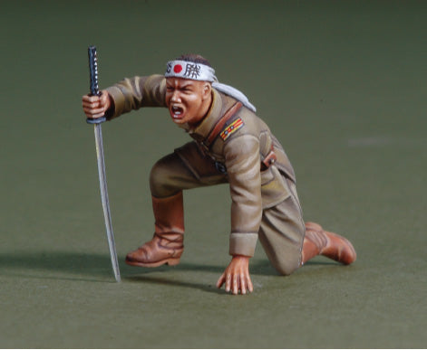 def-model-do35033-japan-offizier-banzai-figur-1-35 image 1